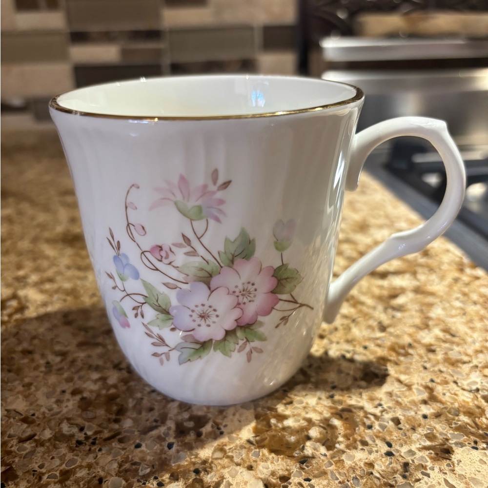 Vintage SADLER Wellington Fine Bone China Mug